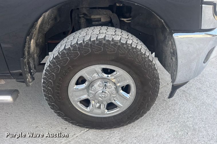 image for item DQ4255 2021 RAM 2500 Crew Cab pickup truck