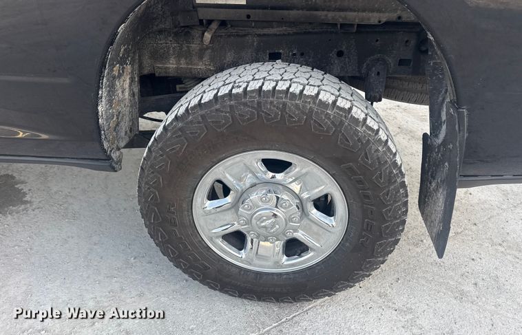 image for item DQ4255 2021 RAM 2500 Crew Cab pickup truck