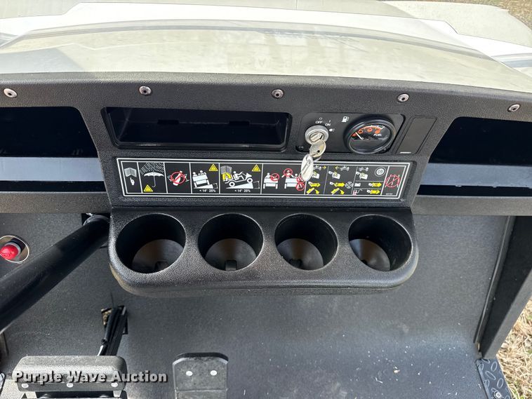 image for item DQ4351 2024 Cushman Shuttle 2 EFI golf cart