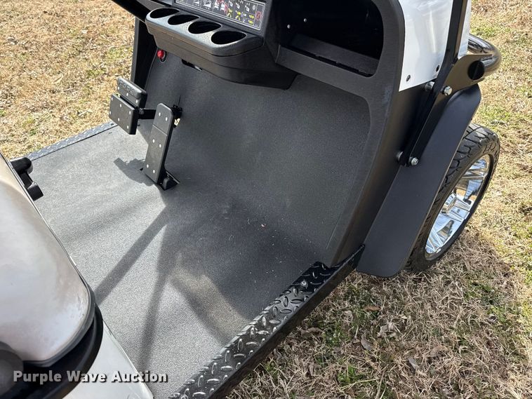 image for item DQ4351 2024 Cushman Shuttle 2 EFI golf cart