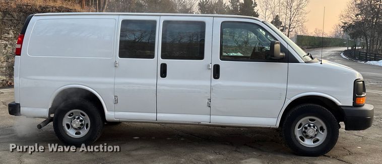 image for item DT0011 2016 Chevrolet Express 2500 van