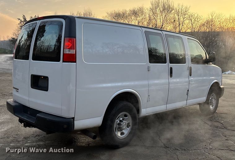 image for item DT0011 2016 Chevrolet Express 2500 van