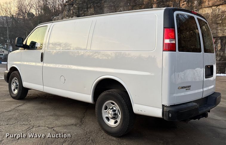 image for item DT0011 2016 Chevrolet Express 2500 van
