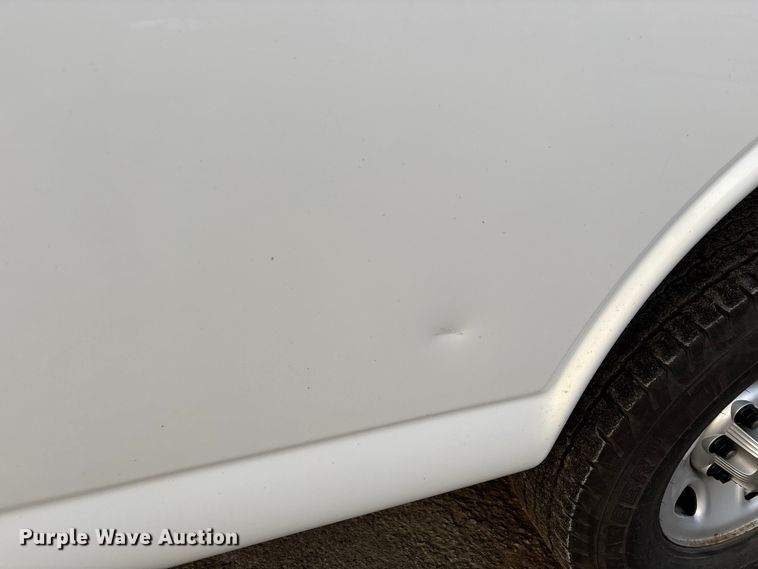 image for item DT0011 2016 Chevrolet Express 2500 van