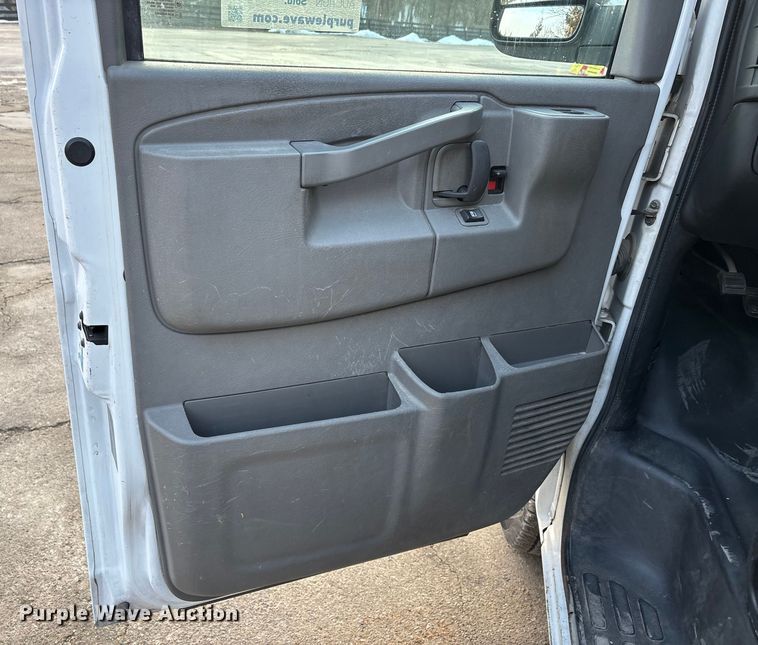 image for item DT0011 2016 Chevrolet Express 2500 van