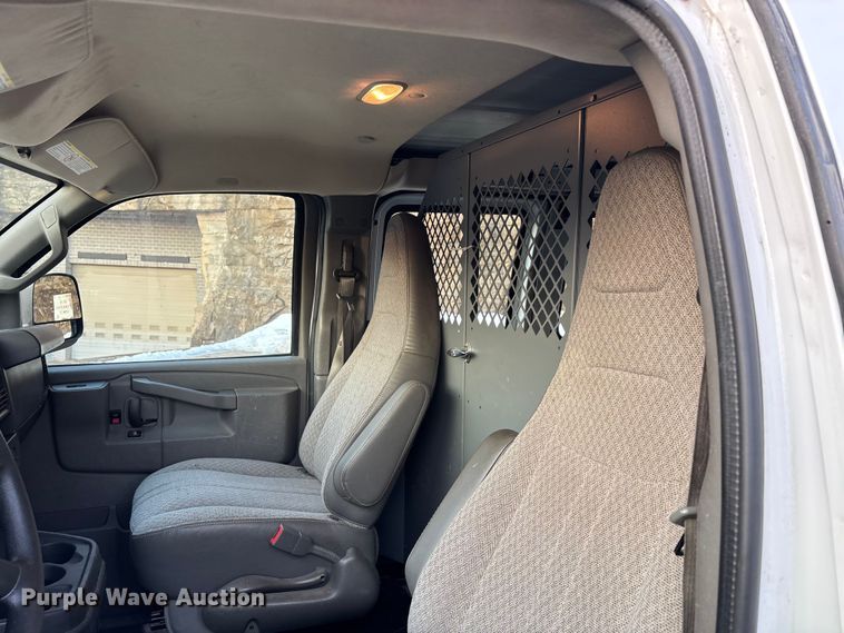 image for item DT0011 2016 Chevrolet Express 2500 van