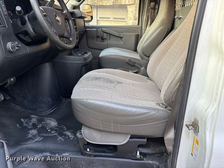 image for item DT0011 2016 Chevrolet Express 2500 van