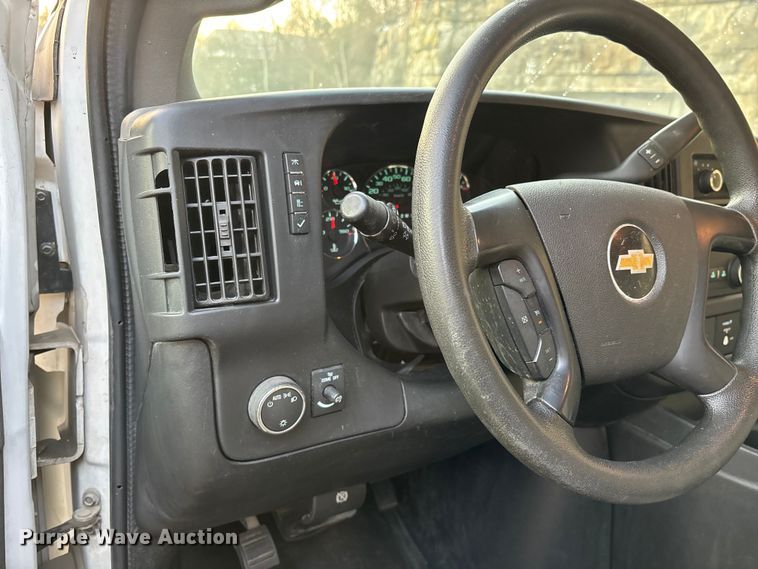 image for item DT0011 2016 Chevrolet Express 2500 van