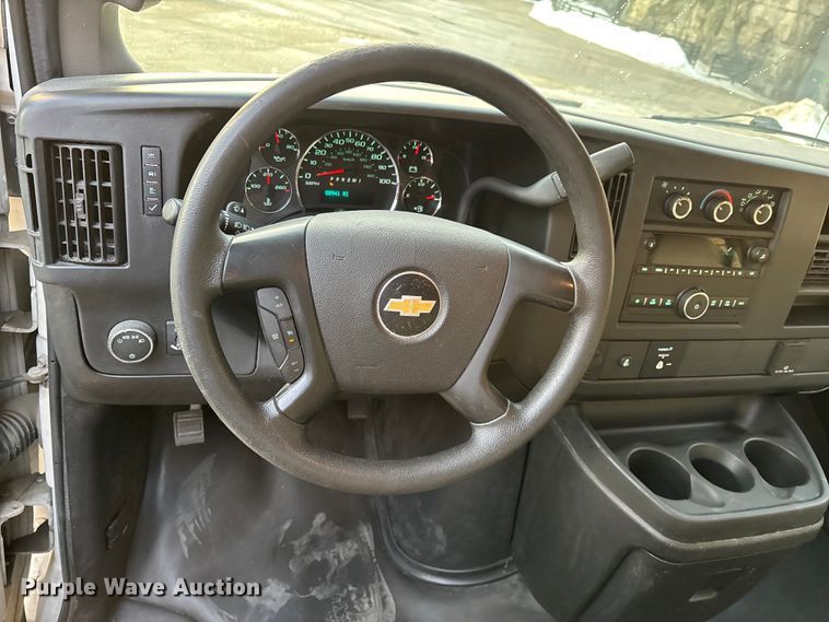 image for item DT0011 2016 Chevrolet Express 2500 van