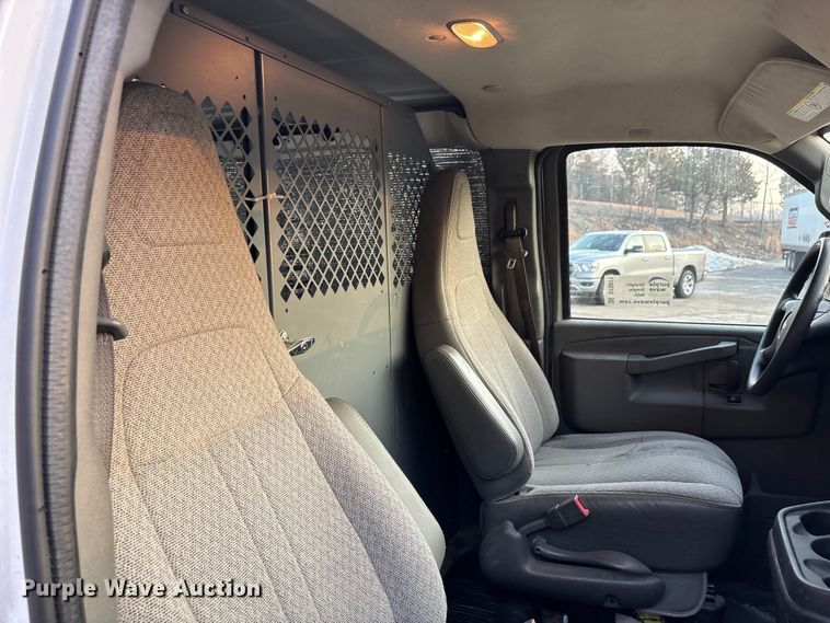 image for item DT0011 2016 Chevrolet Express 2500 van