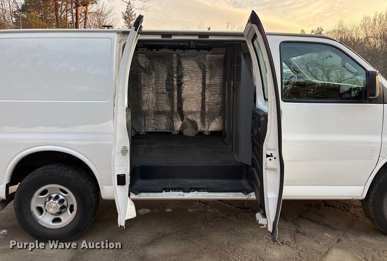 image for item DT0011 2016 Chevrolet Express 2500 van