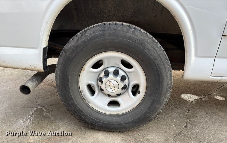 image for item DT0011 2016 Chevrolet Express 2500 van