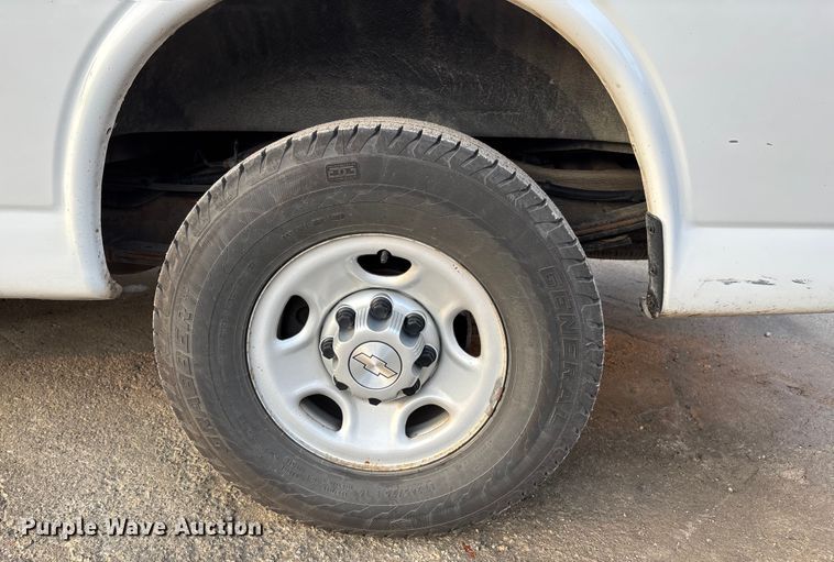 image for item DT0011 2016 Chevrolet Express 2500 van