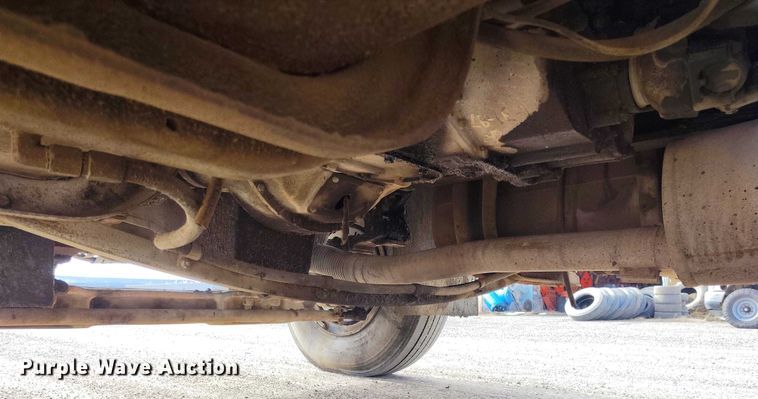 image for item DT0815 1989 International 1954 oil distributor truck