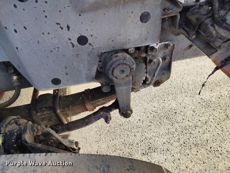 image for item DT0815 1989 International 1954 oil distributor truck