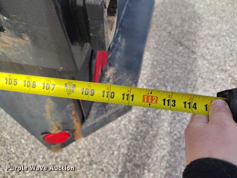 image for item DT0919 2012 Ford F350 Super Duty  Crew Cab flatbed pickup truck