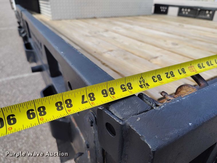 image for item DT0919 2012 Ford F350 Super Duty  Crew Cab flatbed pickup truck