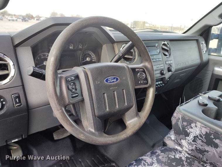 image for item DT0919 2012 Ford F350 Super Duty  Crew Cab flatbed pickup truck