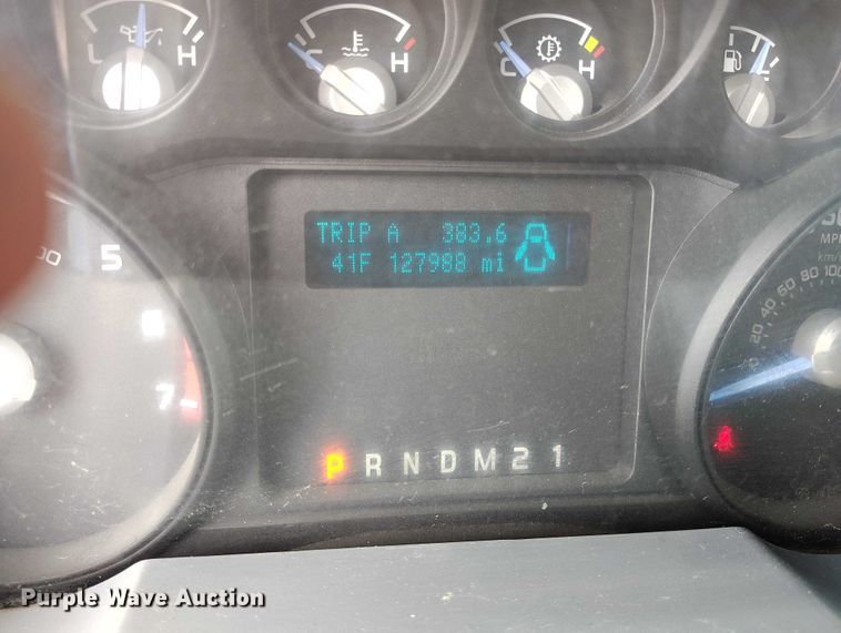 image for item DT0919 2012 Ford F350 Super Duty  Crew Cab flatbed pickup truck