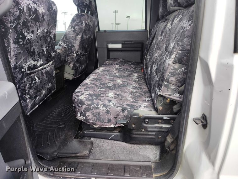 image for item DT0919 2012 Ford F350 Super Duty  Crew Cab flatbed pickup truck