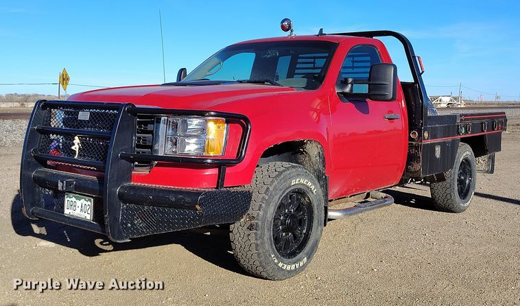 image for item DT0929 2012 GMC Sierra 3500HD SLE bale bed pickup truck