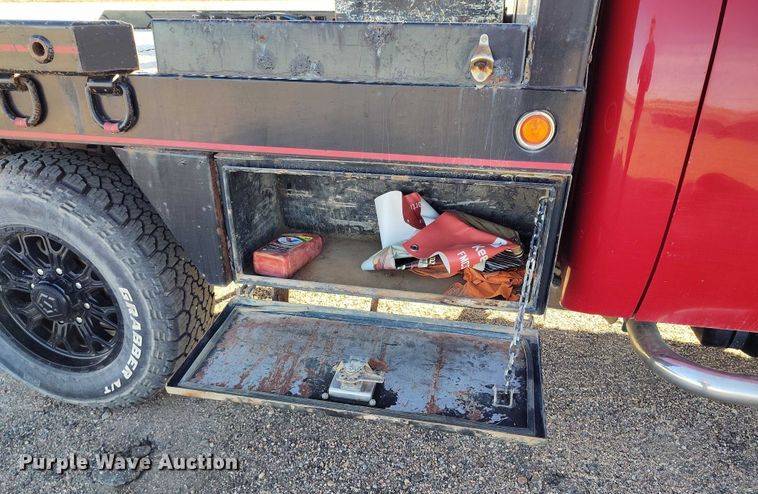 image for item DT0929 2012 GMC Sierra 3500HD SLE bale bed pickup truck