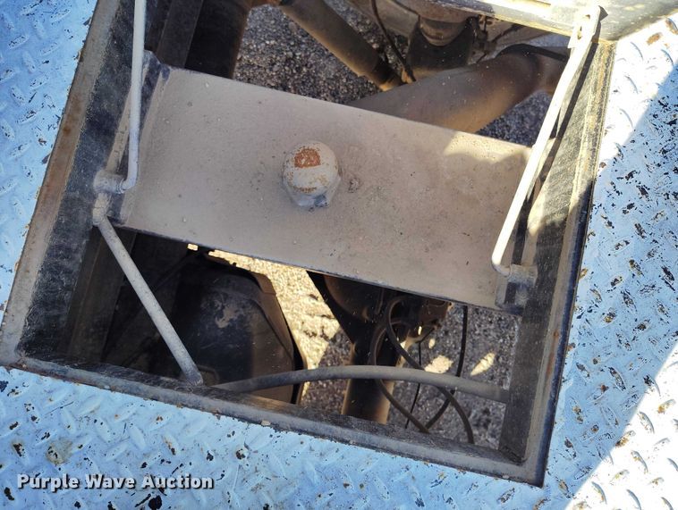 image for item DT0929 2012 GMC Sierra 3500HD SLE bale bed pickup truck