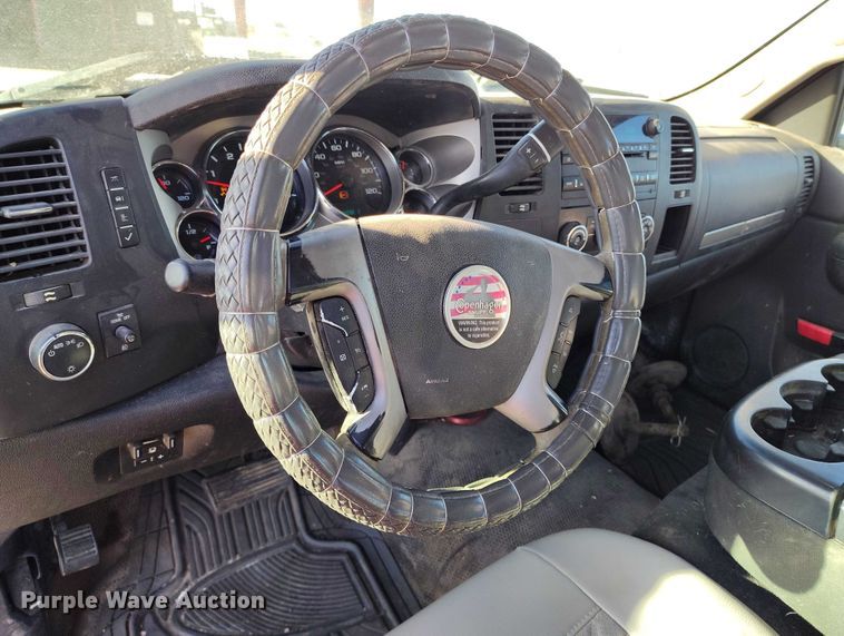 image for item DT0929 2012 GMC Sierra 3500HD SLE bale bed pickup truck