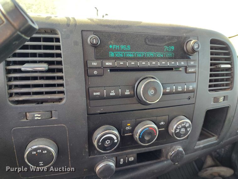 image for item DT0929 2012 GMC Sierra 3500HD SLE bale bed pickup truck