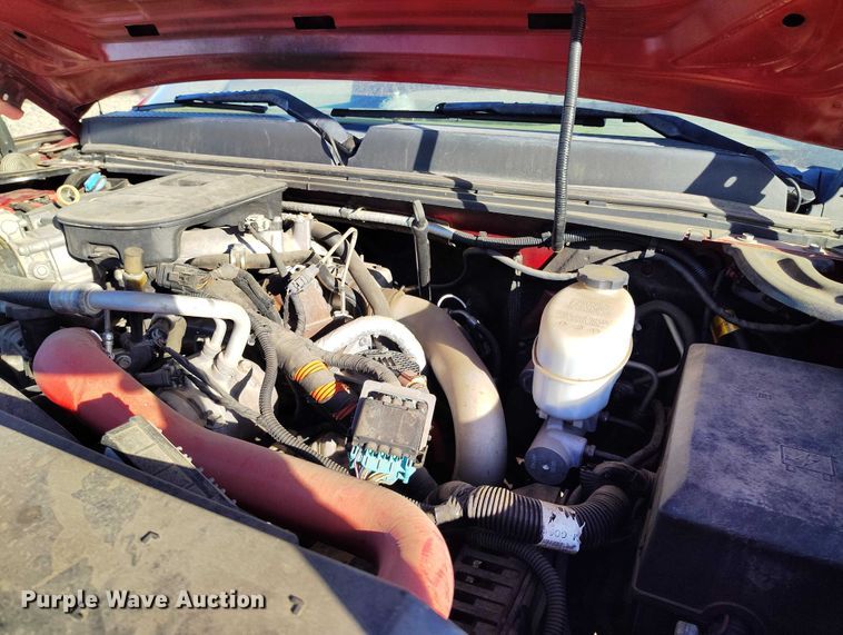 image for item DT0929 2012 GMC Sierra 3500HD SLE bale bed pickup truck