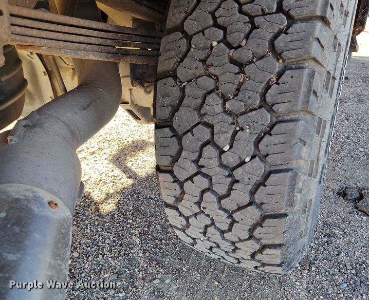 image for item DT0929 2012 GMC Sierra 3500HD SLE bale bed pickup truck