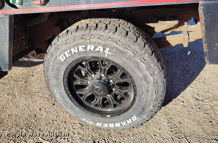 image for item DT0929 2012 GMC Sierra 3500HD SLE bale bed pickup truck