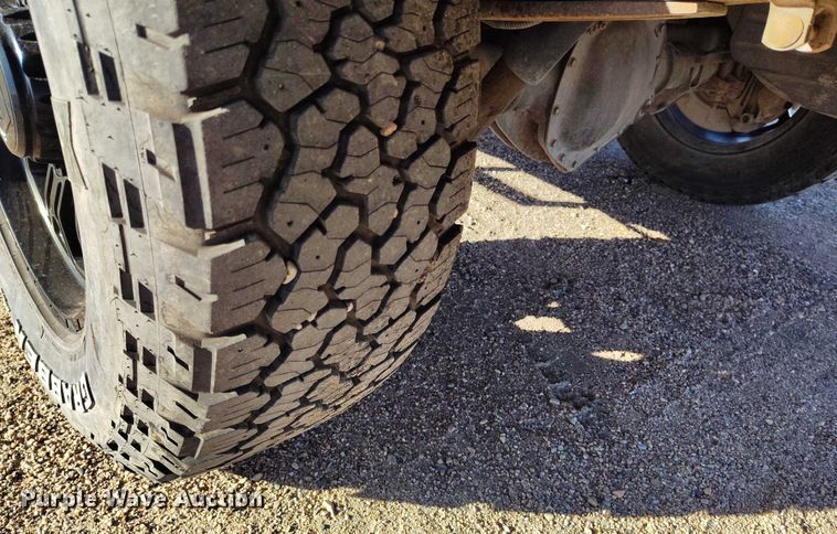 image for item DT0929 2012 GMC Sierra 3500HD SLE bale bed pickup truck