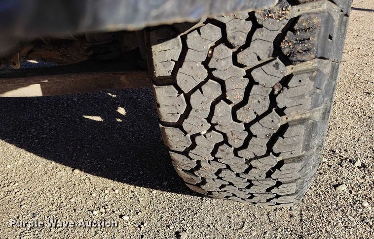 image for item DT0929 2012 GMC Sierra 3500HD SLE bale bed pickup truck