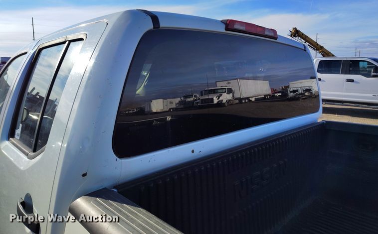 image for item DT0948 2016 Nissan Frontier Crew Cab pickup truck