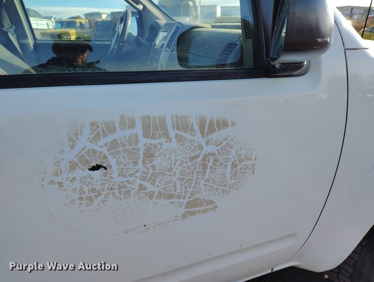 image for item DT0948 2016 Nissan Frontier Crew Cab pickup truck