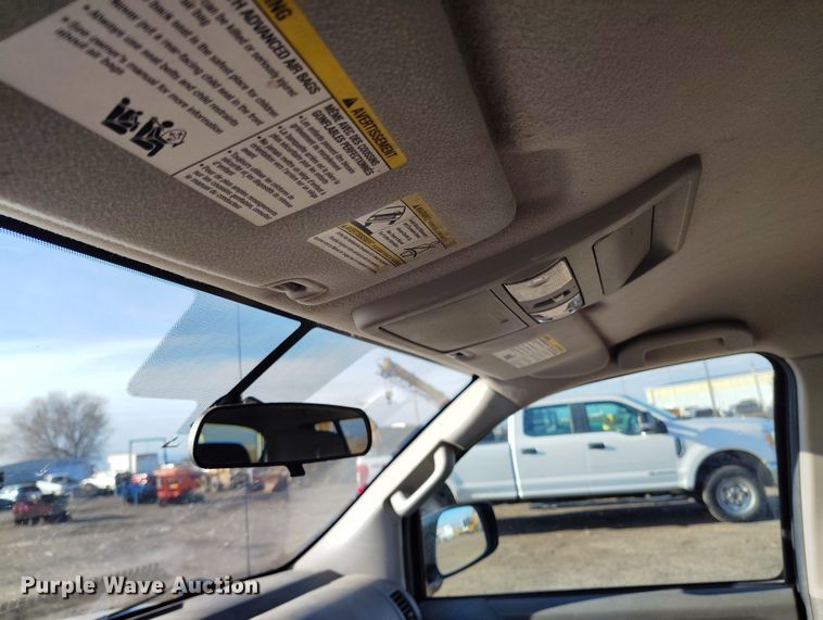 image for item DT0948 2016 Nissan Frontier Crew Cab pickup truck