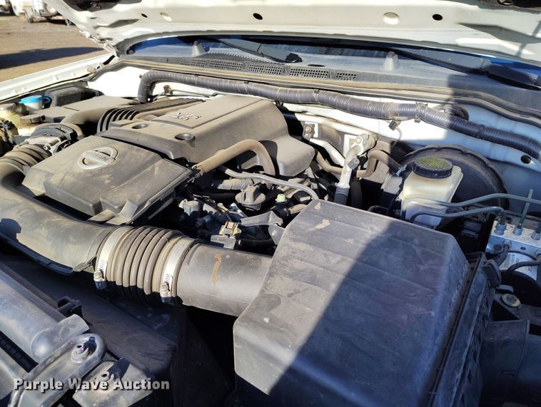 image for item DT0948 2016 Nissan Frontier Crew Cab pickup truck