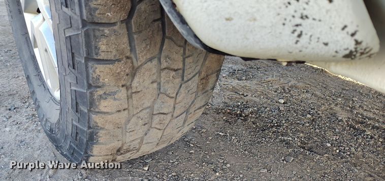 image for item DT0948 2016 Nissan Frontier Crew Cab pickup truck