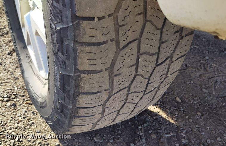 image for item DT0948 2016 Nissan Frontier Crew Cab pickup truck