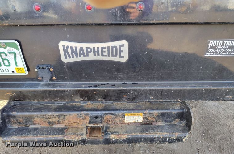 image for item DT0949 2016 Ford F350 Super Duty  Crew Cab flatbed pickup truck