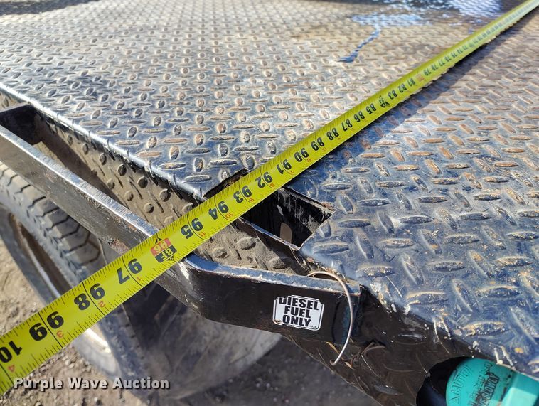 image for item DT0949 2016 Ford F350 Super Duty  Crew Cab flatbed pickup truck