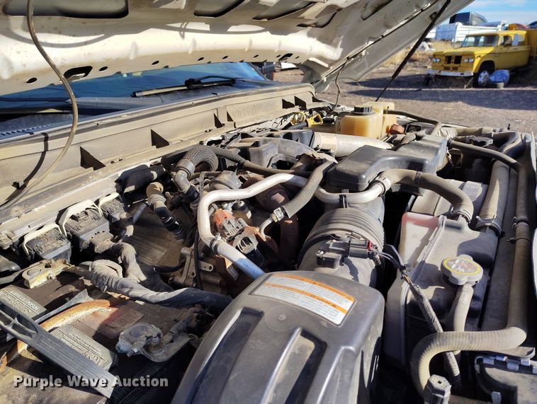 image for item DT0949 2016 Ford F350 Super Duty  Crew Cab flatbed pickup truck