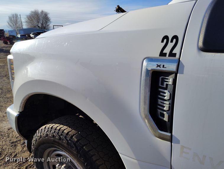 image for item DT0950 2018 Ford F350 Super Duty  Crew Cab pickup truck