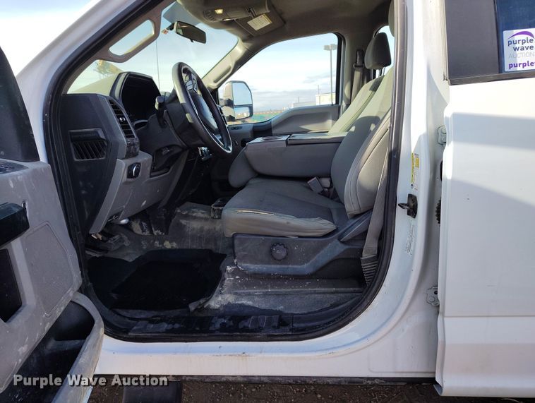 image for item DT0950 2018 Ford F350 Super Duty  Crew Cab pickup truck