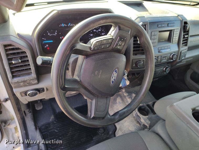 image for item DT0950 2018 Ford F350 Super Duty  Crew Cab pickup truck