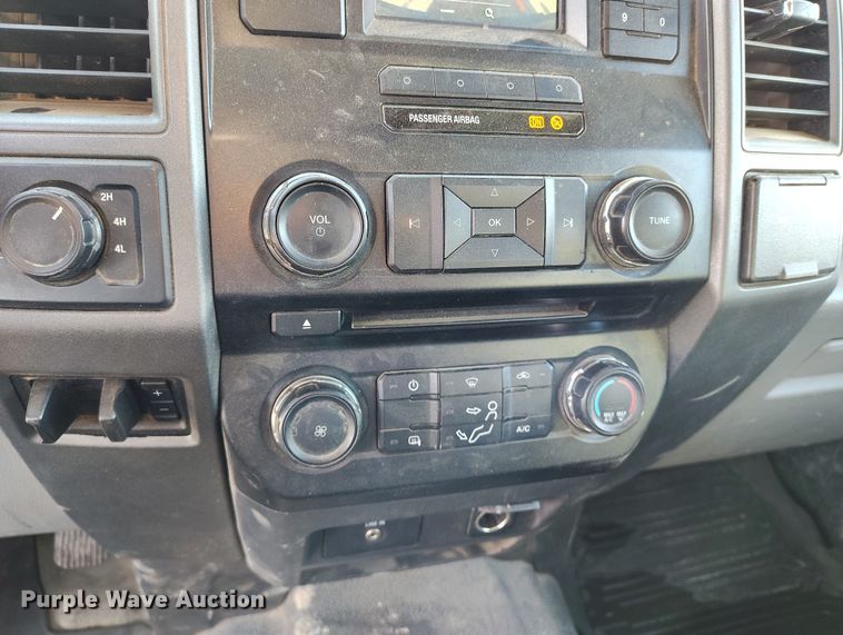 image for item DT0950 2018 Ford F350 Super Duty  Crew Cab pickup truck