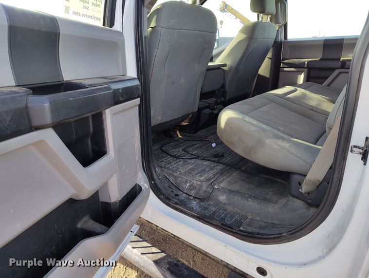 image for item DT0950 2018 Ford F350 Super Duty  Crew Cab pickup truck