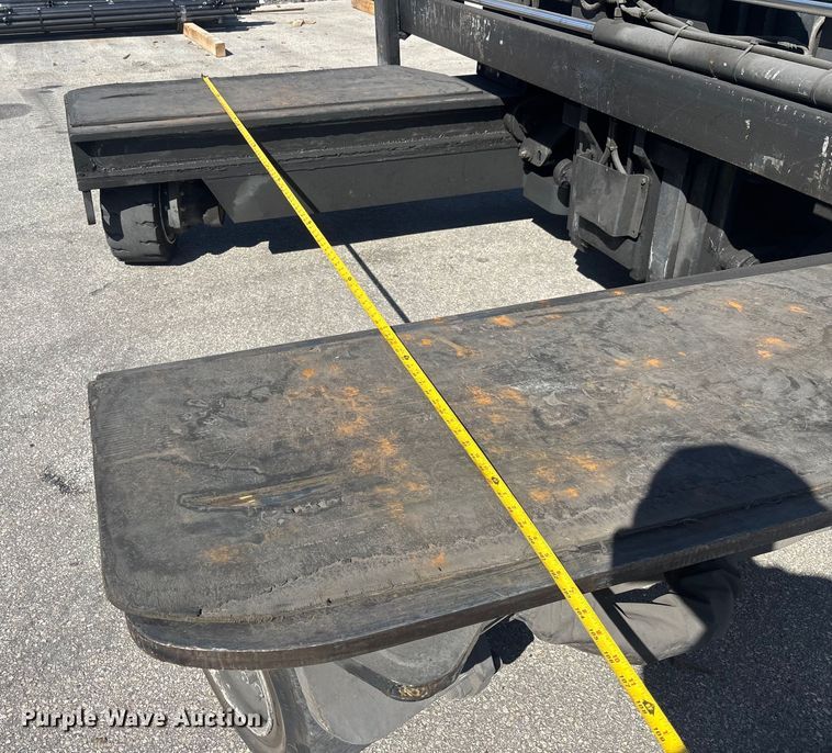 image for item DU0379 2016 CombiLift C8000 forklift