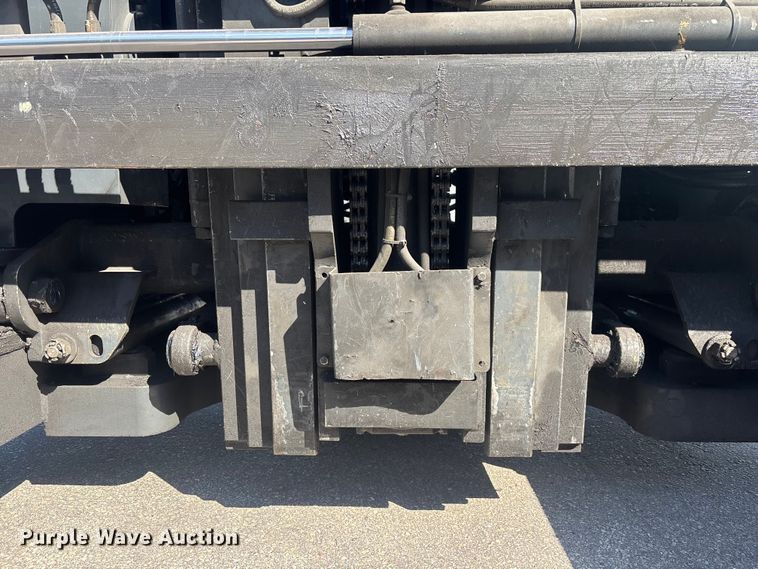 image for item DU0379 2016 CombiLift C8000 forklift